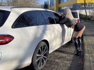 Lara CumKitten Porno Video: PARKPLATZ TREFF mit XXL Facial | fi** Service am Straßenrand